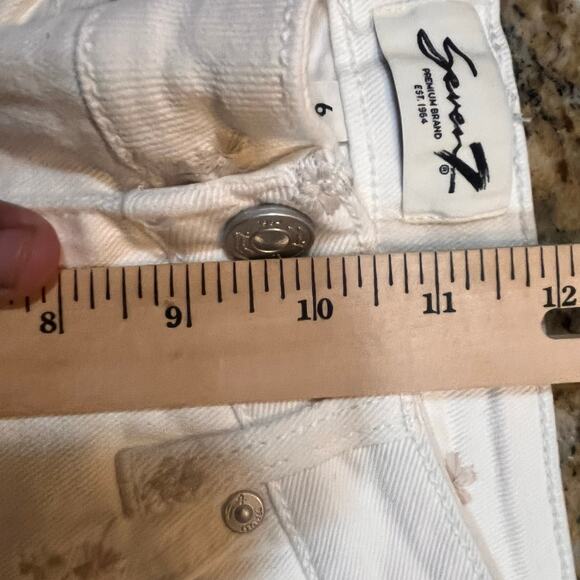 NWT Seven7 Women’s Size 6 90’s Straight Jean Cream Embroidered High Rise Floral - Picture 6 of 11